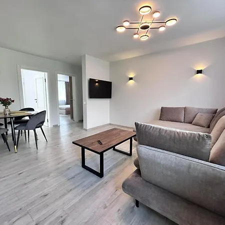 Spacious&stylish Center 2 Bedroom Apartman Palanga