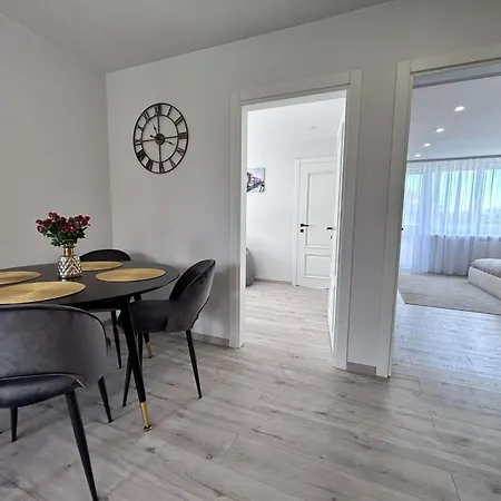Spacious&stylish Center 2 Bedroom Połąga