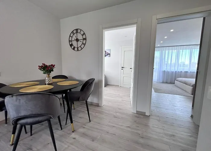 Spacious&stylish Center 2 Bedroom Palanga